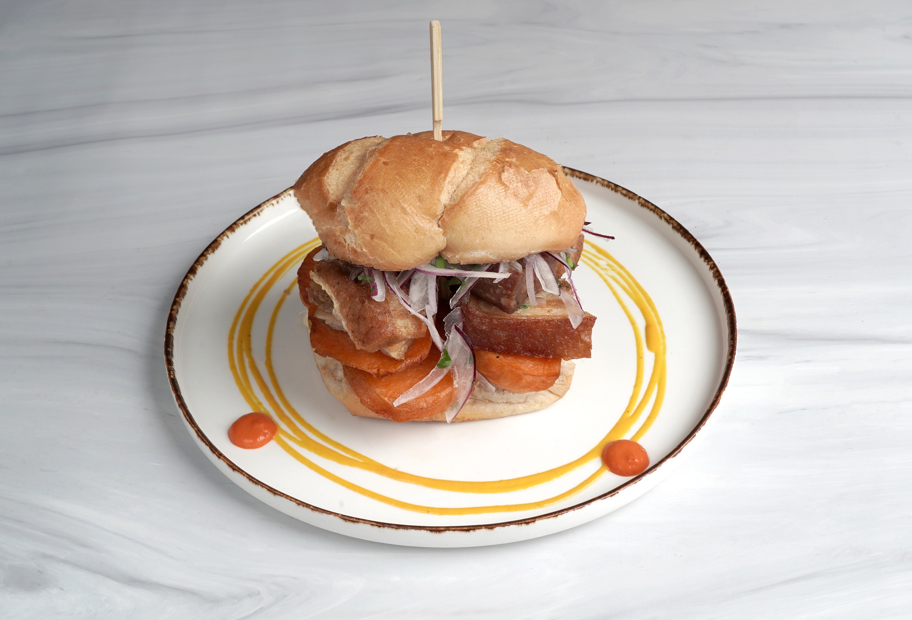 Pan con Chicharrón